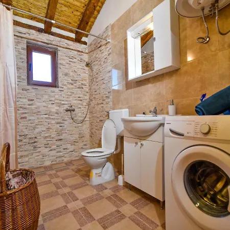 Anita 2 For 8 Persons With Pool 펜션 *