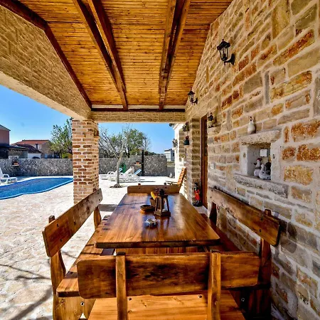 Сasa de vacaciones Anita 2 For 8 Persons With Pool