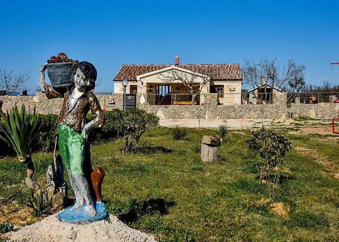 Anita 2 For 8 Persons With Pool *