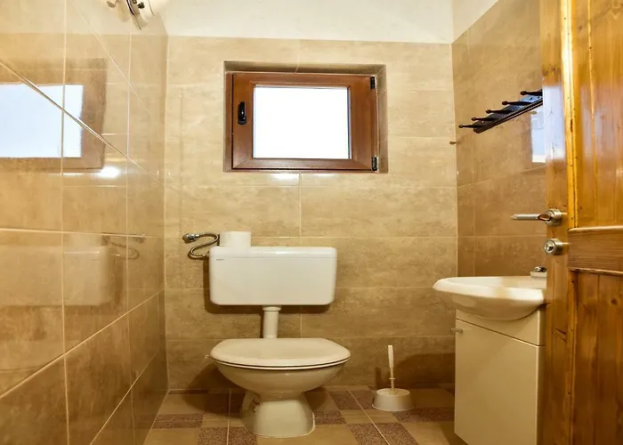 Anita 2 For 8 Persons With Pool *